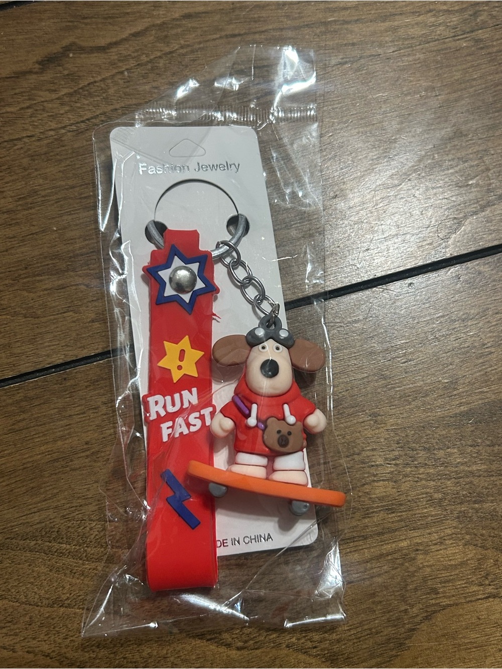 Fashion Jewelry Red Skateboard Dog Keychain with Orange Board